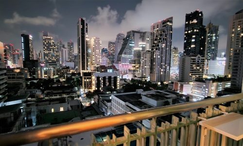 This well-maintained condo is situated in a popular location in Asoke in Bangkok CBD in a trendy Wind Sukhumvit 23 condominium