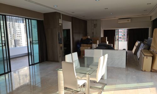 Penthouse in Sukhumvit 22 for sale - 4 large panoramic balconies - duplex condo