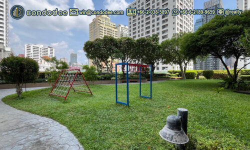 Exterior view of Tower Park Condominium building in Nana, Bangkok, condo for sale Sukhumvit 11 | มุมมอง ภายนอก อาคาร ทาวเวอร์ พาร์ค คอนโดมิเนียม นานา กรุงเทพฯ คอนโด สำหรับขาย สุขุมวิท 11