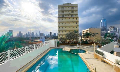 This Bangkok apartment with a large balcony on Soi Nana (Sukhumvit 4) is available now for sale in Crystal Garden condominium