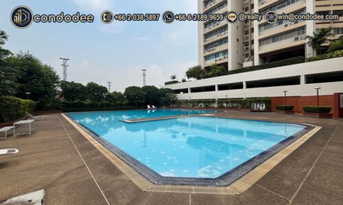Pool in Tai Ping Towers condominium exterior view | ภาพภายนอกของคอนโดไท ปิง ทาวเวอร์ส