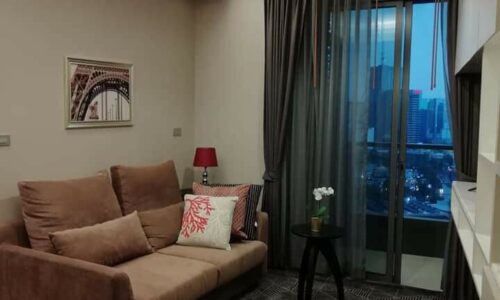 Condo for rent in Phrom Phong - 2 bedroom - mid-floor - The Lumpini Sukhumvit 24