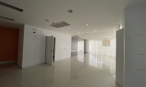 This commercial space is located on Sukhumvit 71 (Soi Pridi) on the ground floor of a hi-rise building and is available now for sale