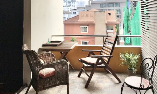 A pet-friendly 2-bedroom apartment for sale - 3 balconies - 39 Suites Bangkok Condominium