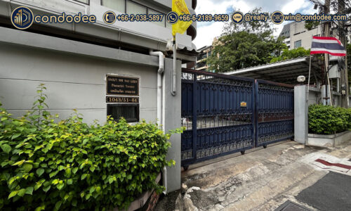 Spacious condo for sale at Ploenchit Terrace near BTS Ploenchit | คอนโดเพลินจิต เทอร์เรซ สำหรับขาย ใกล้บีทีเอส เพลินจิต