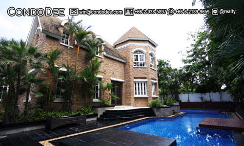 A luxury Bangkok house for sale is available now on Sukhumvit 71 (Pridi) near BTS Phra Khanong