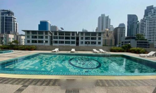 Regent on The Park 2 Bangkok condominium near BTS Ekkamai on Sukhumvit 61