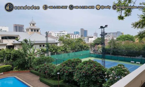 Tennis court of Tai Ping Towers condominium exterior view | ภาพภายนอกของคอนโดไท ปิง ทาวเวอร์ส