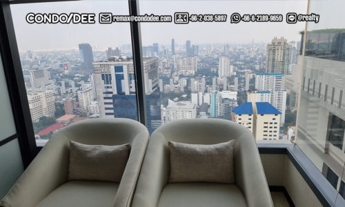 The Esse Asoke luxury condo for sale in Bangkok on Sukhumvit 21 near University was developed by Singha Estate PCL and completed in 2019.