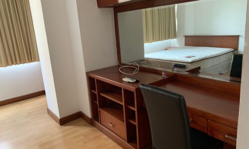 Large apartment for rent at Sukhumvit 16 - 2 bedroom - mid-floor - Lake Avenue condominium