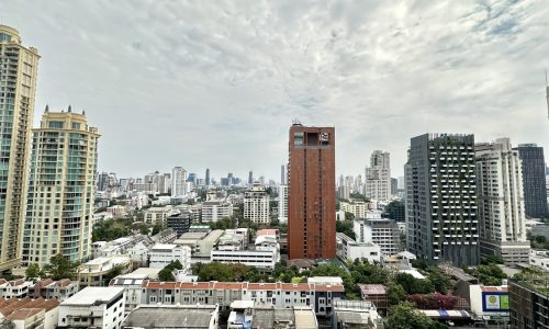 This 3-bedroom condo on Sukhumvit 23 is a bright property available now for sale at a good price in a popular Wind Sukhumvit 23 condominium in Asoke in Bangkok CBD