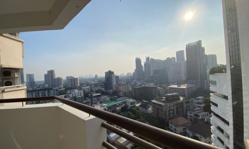 Sunset condo for sale in Bangkok - 2-bedroom - high floor - Waterford Diamond