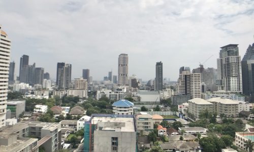 Large Bangkok condo with 3 balconies for sale - 2-bedroom - Richmond Palace Sukhumvit 43