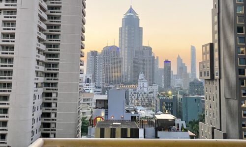 The cheapest 3-bedroom condo in Bangkok CBD - mid-floor - Saranjai
