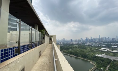 The Lakes Bangkok Condominium Near BTS Asoke and Terminal 21 - Pet-Friendly