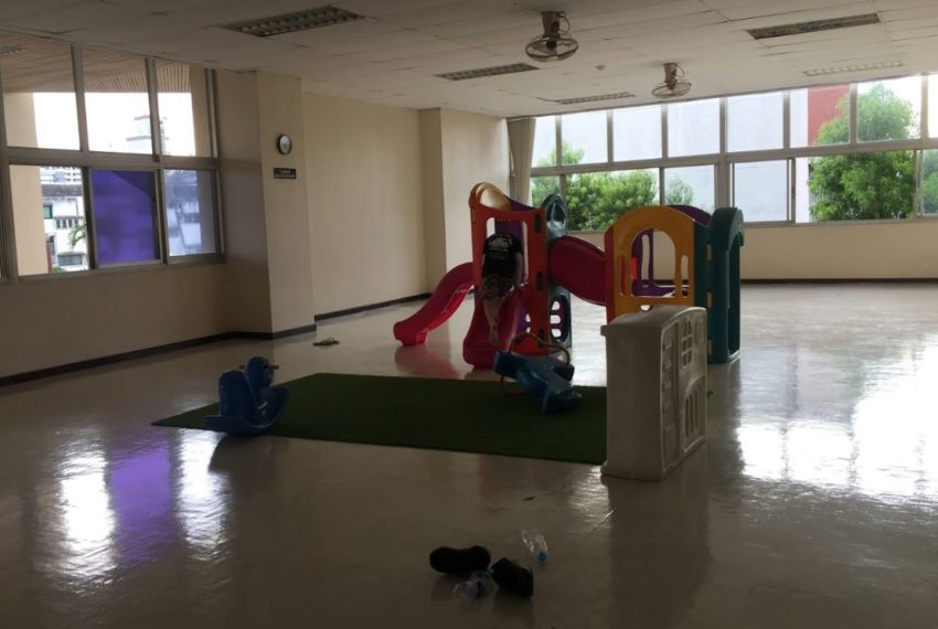 kids playgroundTai Ping Towers condo in Ekkamai - building