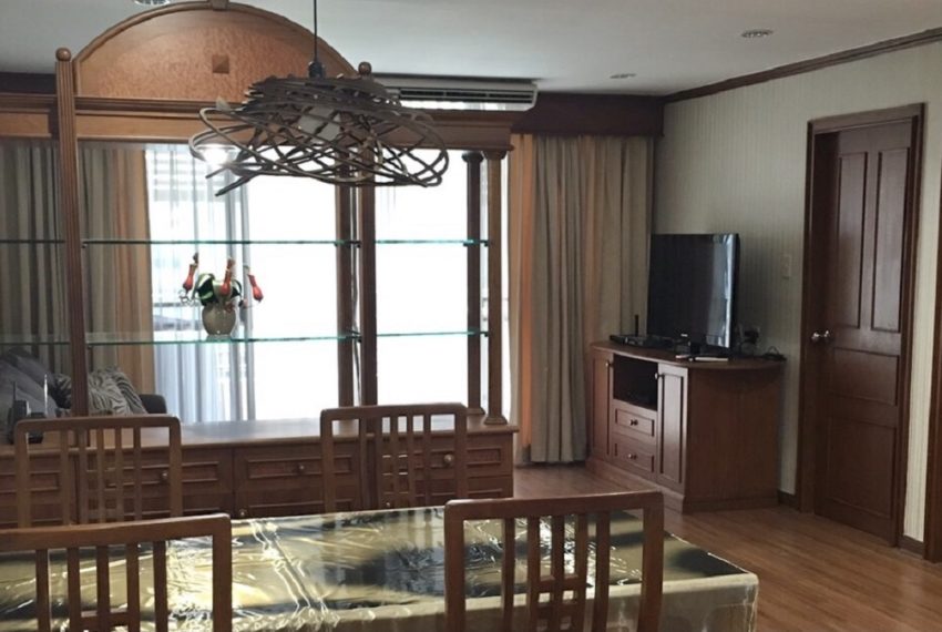 Well-maintained Bangkok apartment for sale with tenant - 2-Bedroom - Acadamia Grand Tower