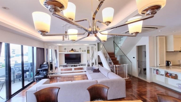 Bangkok Duplex Condo Sale - Huge Balcony - Pet-Friendly - Kiarti Thanee