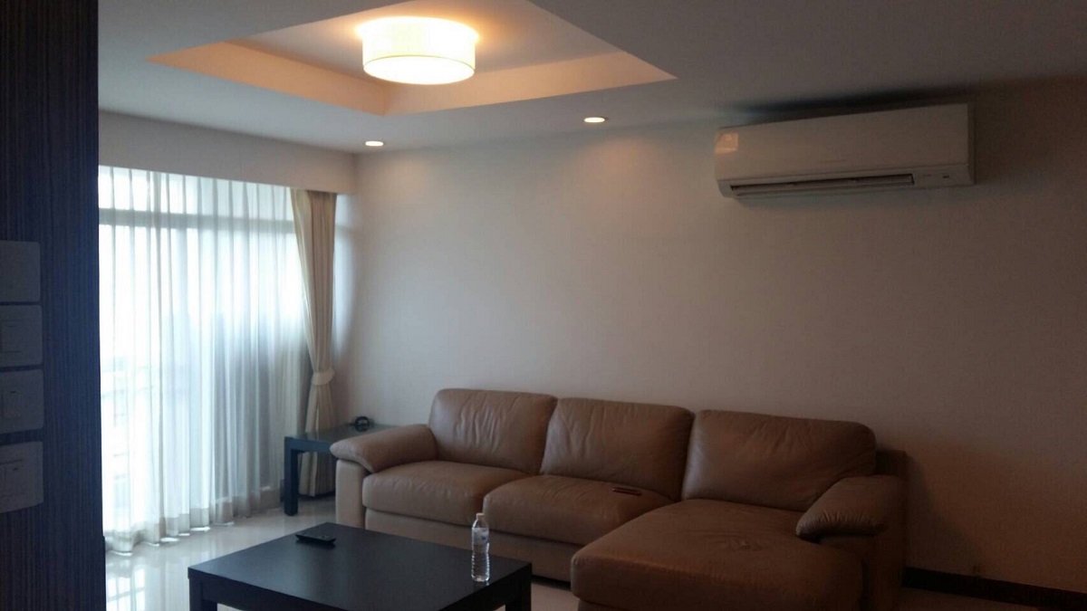 3-bedroom apartment for sale in Prompong - mid-floor - Royal Castle