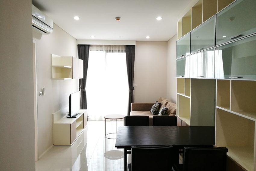 1-bedroom flat or rent near Airport Link Makkasan - mid-floor - Villa Asoke Condominium