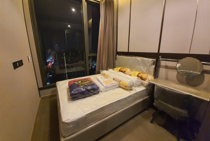luxury bangkok condo rent - bedroom