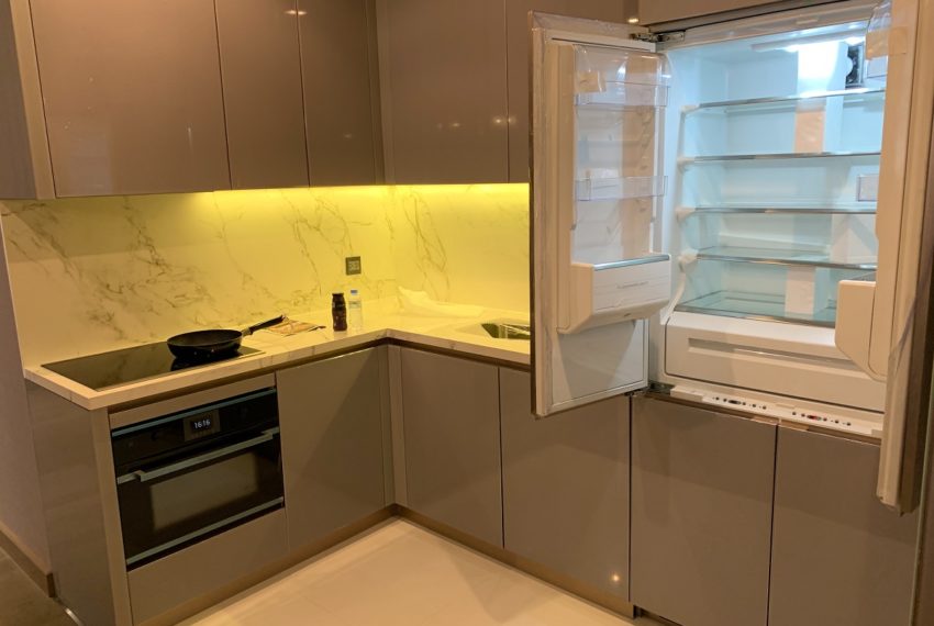 luxury bangkok condo rent - kitchen