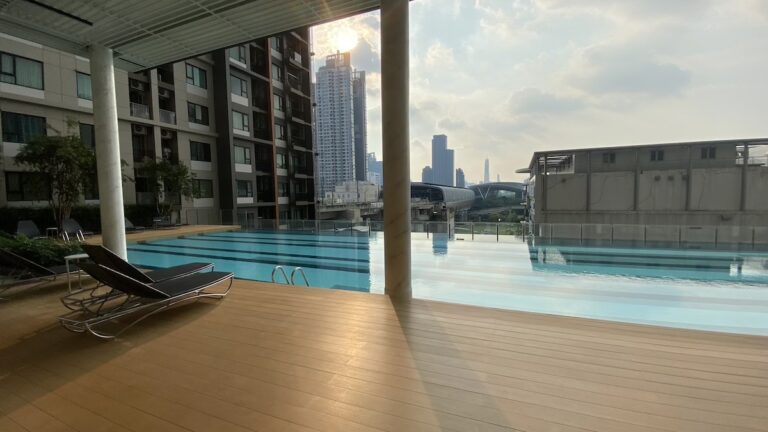 Life Asoke Phetchaburi condo for sale near Phetchaburi MRT and Makkasan Airport Rail Link is a high-rise apartment building that was constructed in 2018 by AP Thai – Asian Property Development Public Company.