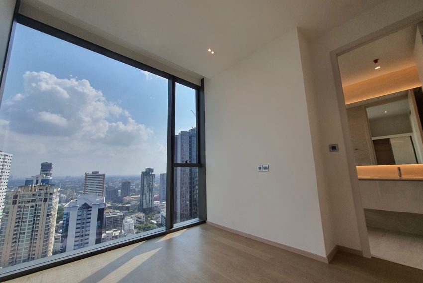 super-luxury condo rent bts thonglor - high windows