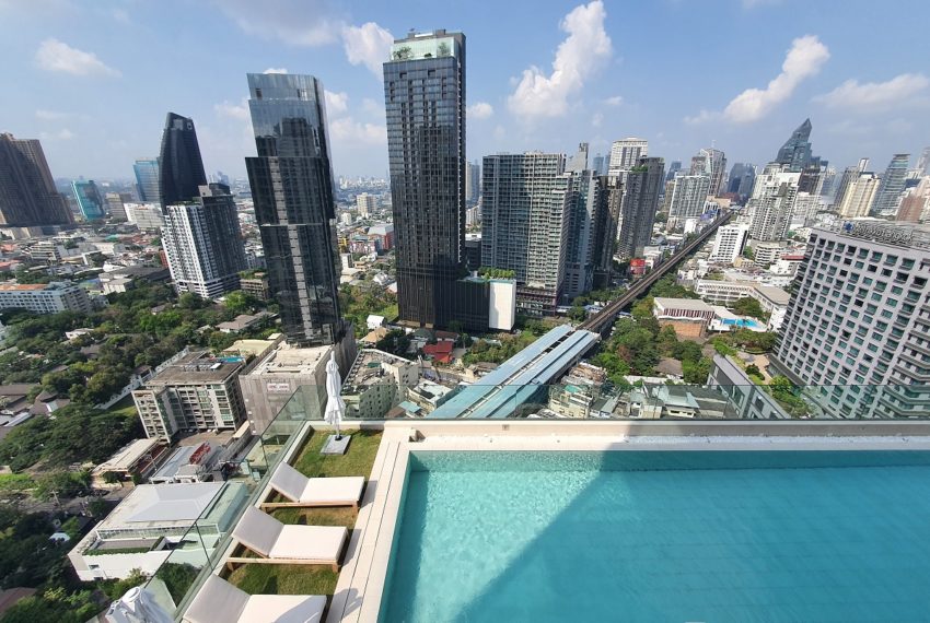 super-luxury condo rent bts thonglor - pool-view