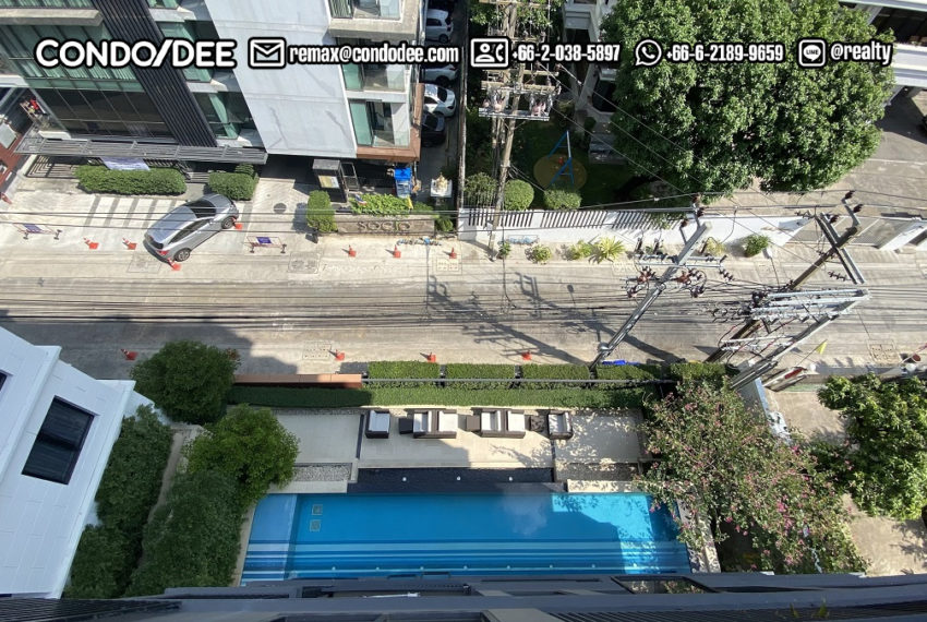 Duplex condo pool-view sale Bangkok