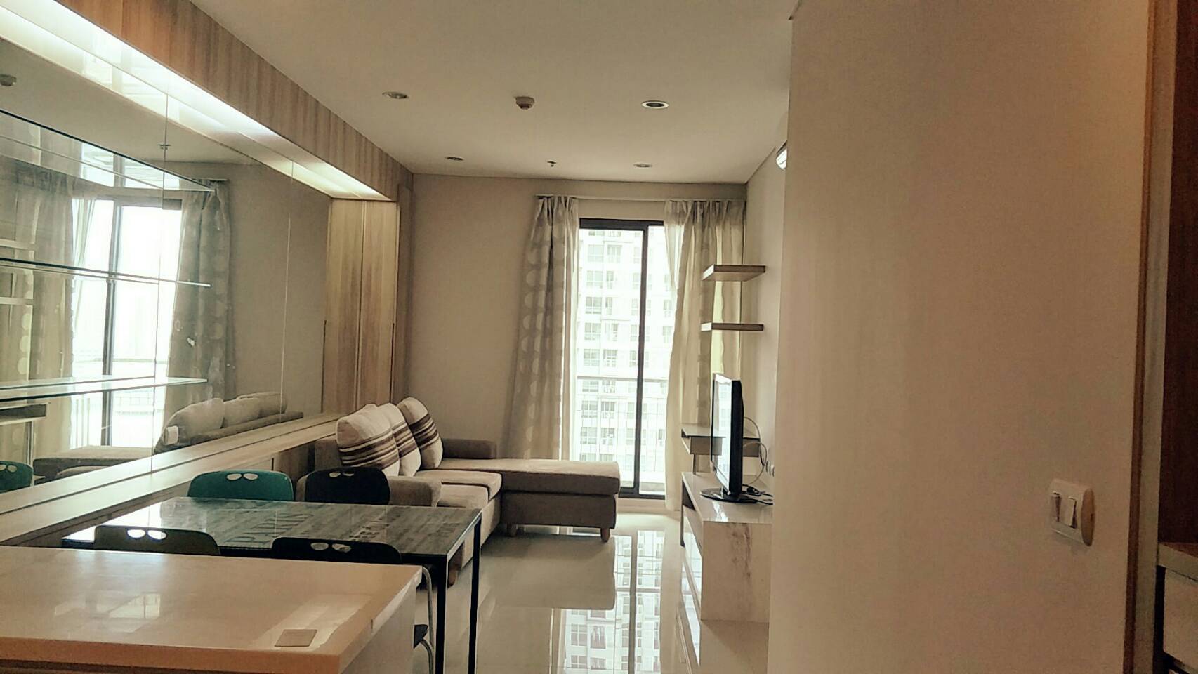 1-Bedroom Condo on Mid Floor for Sale in Villa Asoke